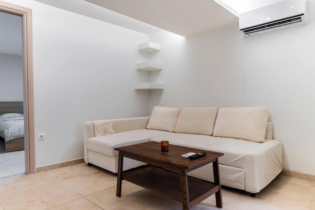 Apartment At Ano Glifada. เอเธนส์ ภายนอก รูปภาพ